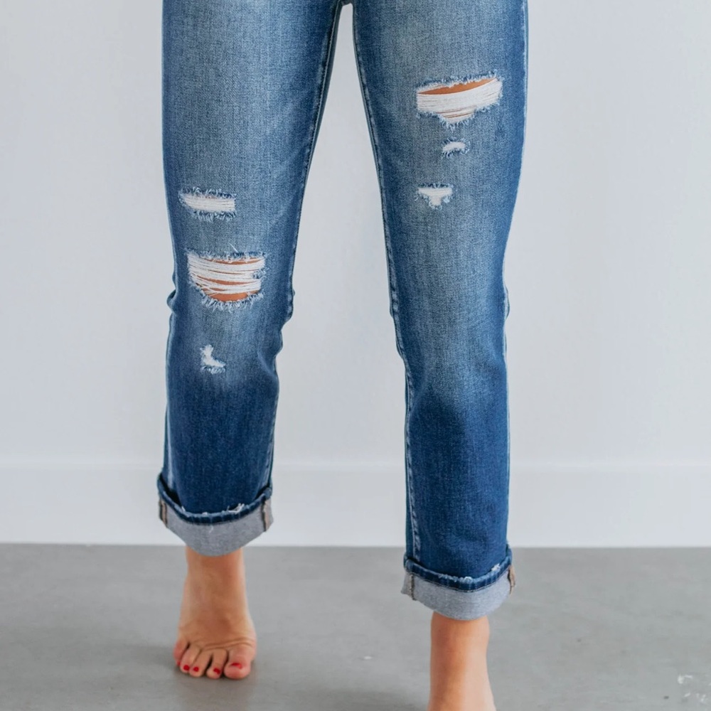 Risen Distressed Jeans